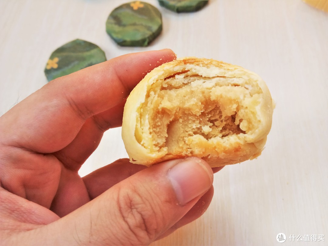 电脑玩灯见多了，月饼玩灯见过吗?什么值得买2019中秋月饼礼盒