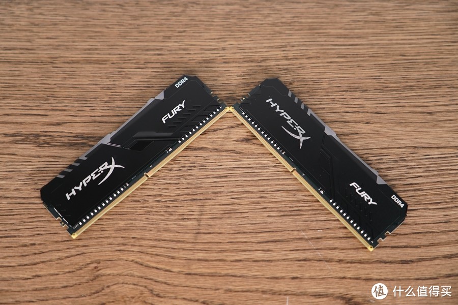 流光溢彩又性能十足：HyperX FURY DDR4 RGB雷电流光系列骇客神条内存测评