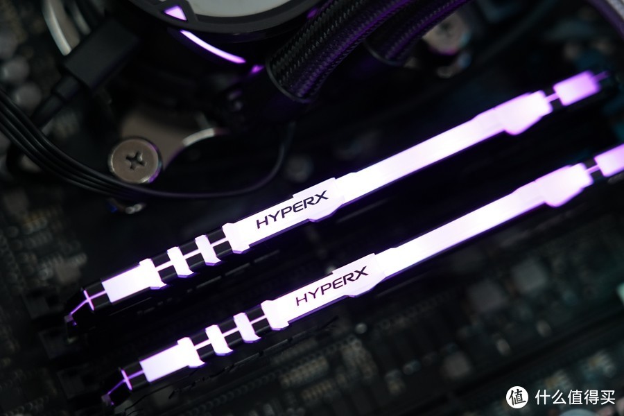 流光溢彩又性能十足：HyperX FURY DDR4 RGB雷电流光系列骇客神条内存测评