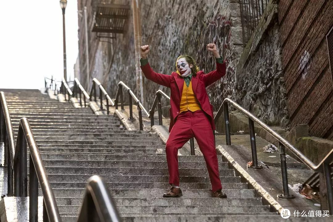 《小丑》在威尼斯口碑爆棚，或许可以期待明年奥斯卡影帝的诞生了！