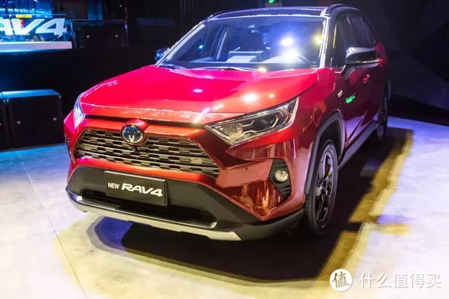 静态体验全新RAV4：用中大型车平台打造紧凑型SUV，CR-V会慌么