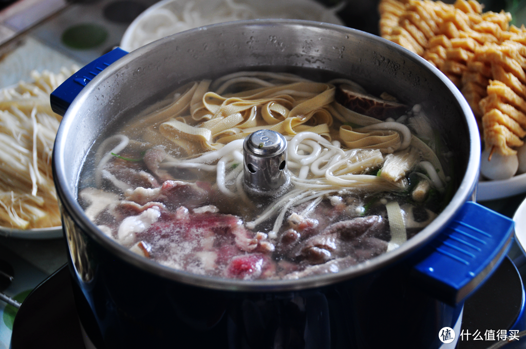 让吃火锅取食不必“浑水摸鱼”，臻米智能升降电火锅体验