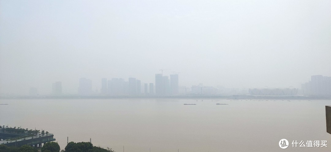 顶楼平台风景——天不热还是不错的