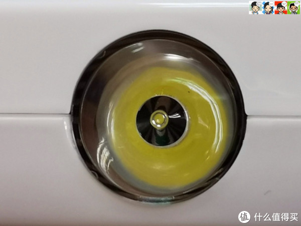 长按3秒开启LED电筒，