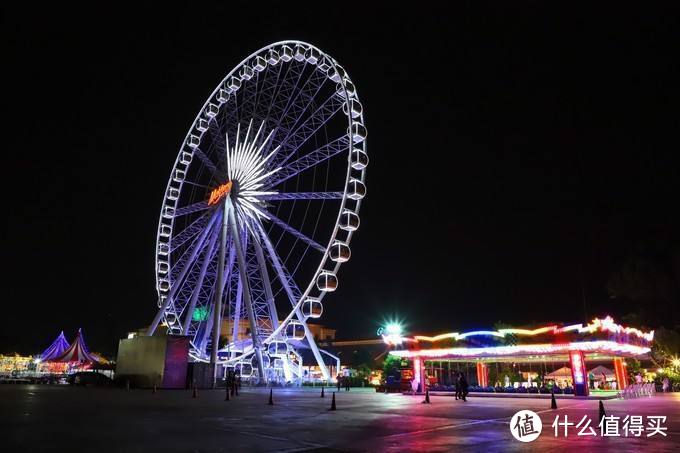 在曼谷逛夜市，就要去全亚洲最大的河畔夜市，还可体验夜市摩天轮