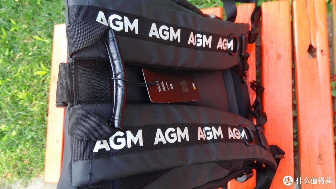 舒适 防水  空间大   AGM黑盾城市猎人背包