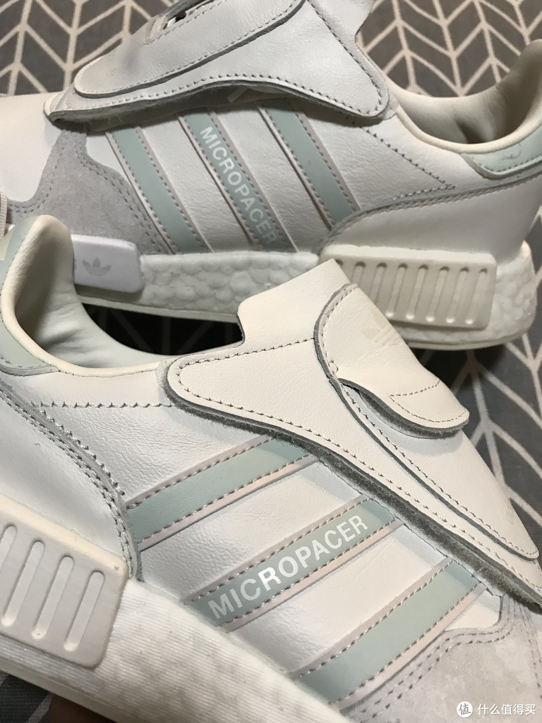 adidas 三叶草 MICROPACER x R1经典鞋