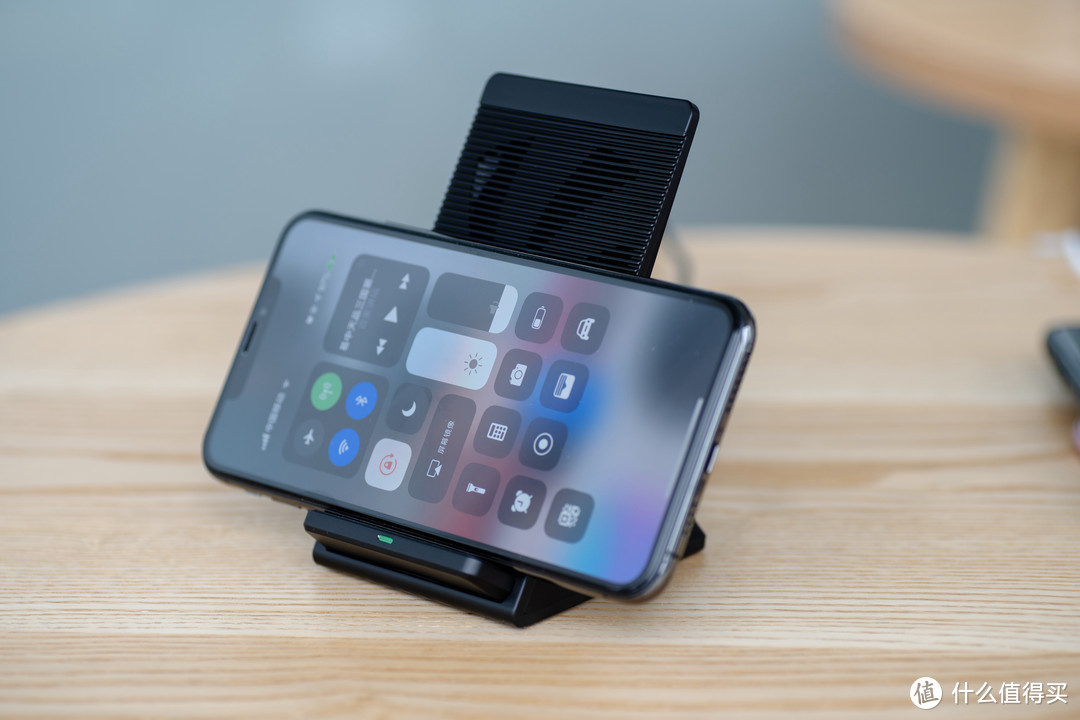 这一年iPhone 充电二三事之：我的佛性无线充电记录（紫米、南孚）