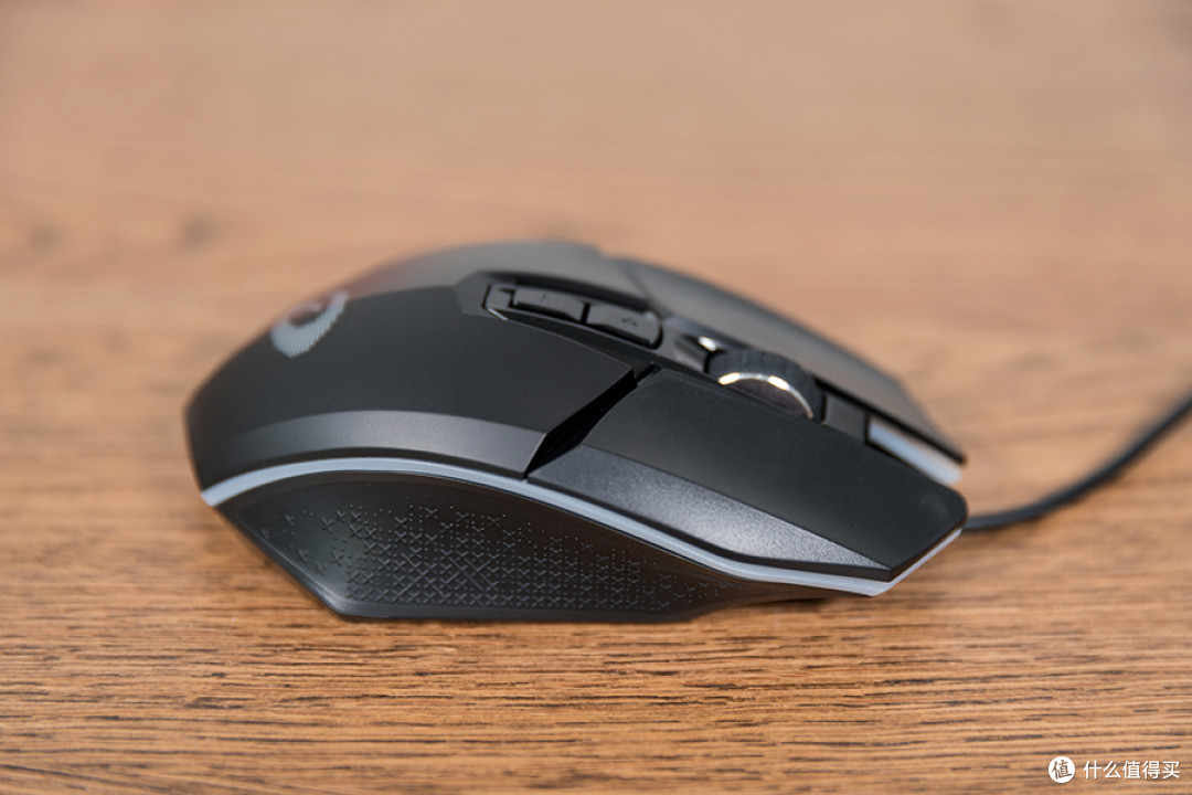 高颜值与好手感的结合体达尔优牧马人em915五代游戏鼠标评测