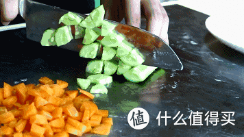 用“中华家刀”，30秒切出一桌菜！