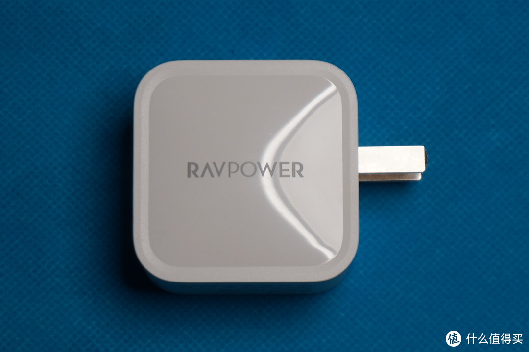 一个解决不同设备充电问题的-RAVPower 61W氮化镓充电器评测