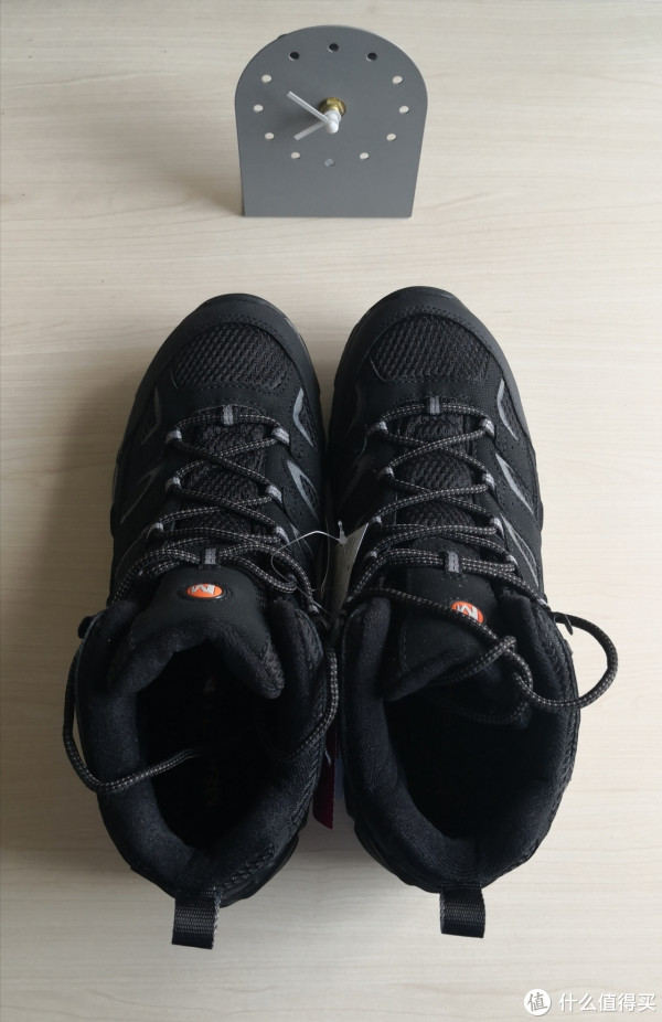 俯视感觉鞋头有点尖