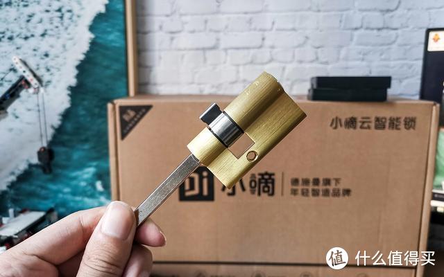 不用指纹、不用钥匙，在门口站一下自动开门：德施曼小嘀R5智能锁