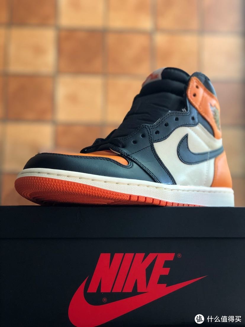 AIR JORDAN 1 "Shattered Backboard "