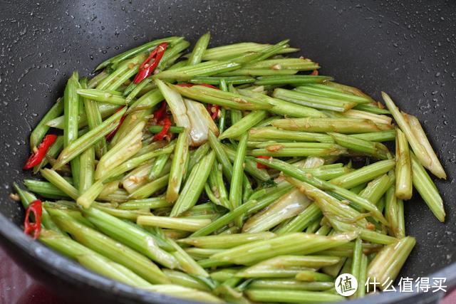 这菜每周吃两次都不嫌多，既是菜也是药，脆嫩爽口适宜任何人群！