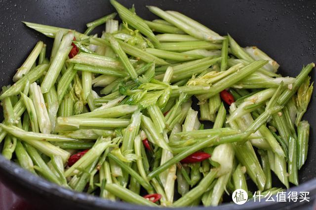 这菜每周吃两次都不嫌多，既是菜也是药，脆嫩爽口适宜任何人群！