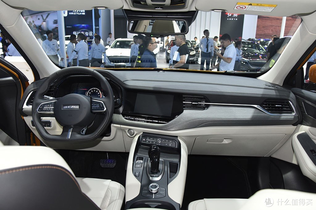 全新一代哈弗F7亮相车展，定位AI智能网联SUV，你觉定价会是多少？