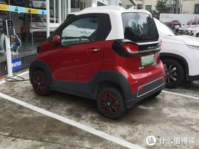 3万多元的电动车，都是什么人买？| 探店