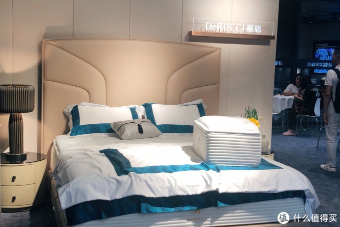 Furniture China 2019:怎么可以把家具设计的这么好看!(大量展会产品图片欣赏)