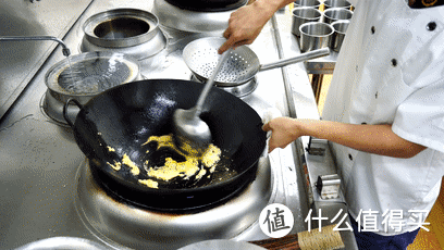 厨师长教你：“酱油炒饭”的家常做法，里面满满的小技巧，很受用