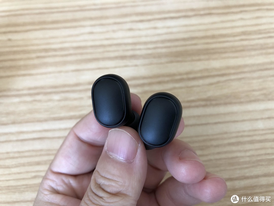 百元以内能打的还有吗？小米 Redmi AirDots真无线蓝牙耳机 开箱简评