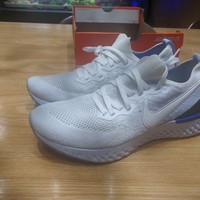 耐克 Epic React Flyknit 2休闲运动鞋外观展示(鞋面|后跟|大底)