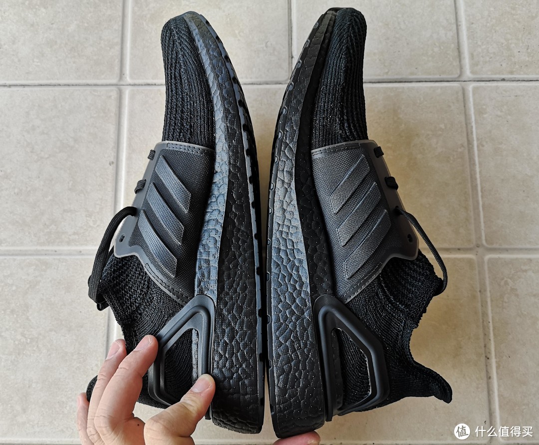 杂谈3：开箱 Adidas Ultra Boost 19黑武士+盘点手头各大品牌运动休闲鞋