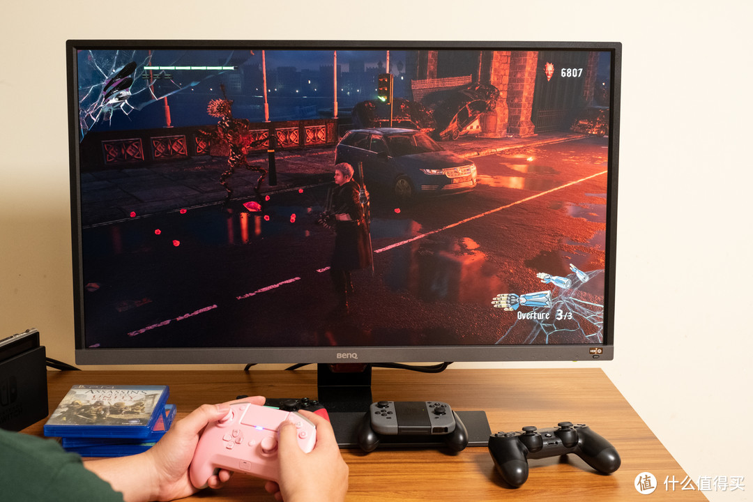 游戏电竞玩家不一样的操控选择：Razer Raiju 雷蛇飓兽竞技版粉晶PS4手柄