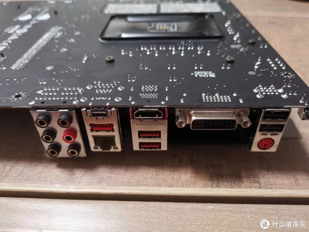 MSI B450 战斧导弹 MAX 主板 开箱