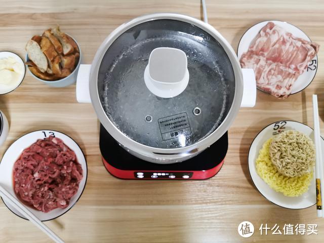 升降火锅让你不再捞不到肉，在家也可以体验新的吃火锅方式