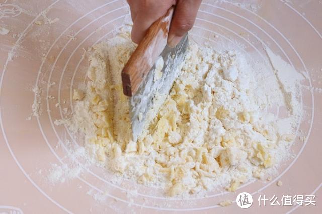 烘焙小白也能做出又酥又香甜的酥皮泡芙，来看看做法吧！