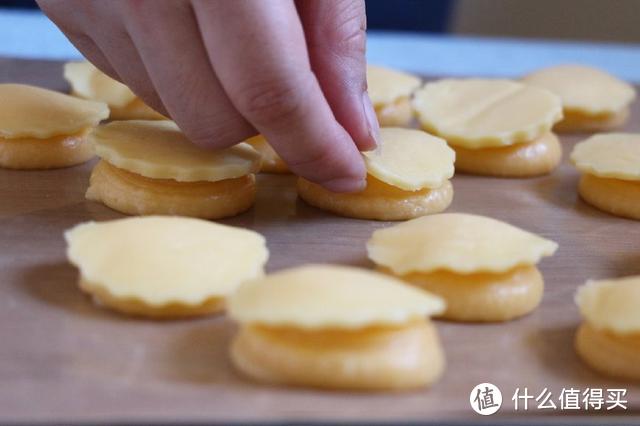 烘焙小白也能做出又酥又香甜的酥皮泡芙，来看看做法吧！