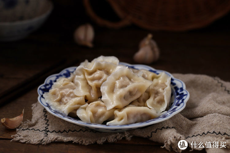 用莲藕包饺子，个个皮薄馅大、美味多汁，老公居然没吃够