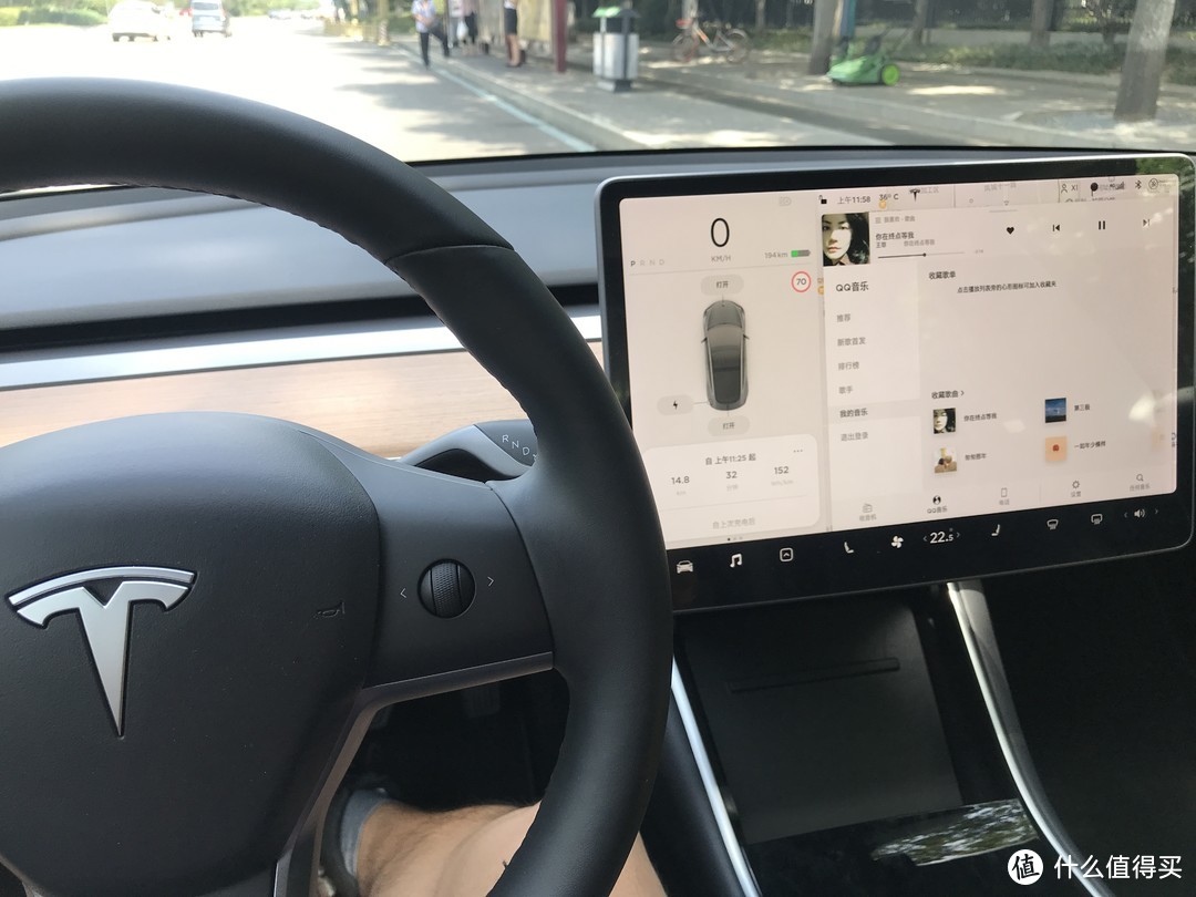 颜值与实力并存，特斯拉Model 3的不充值实用通勤评测