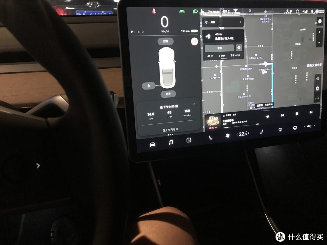 颜值与实力并存，特斯拉Model 3的不充值实用通勤评测