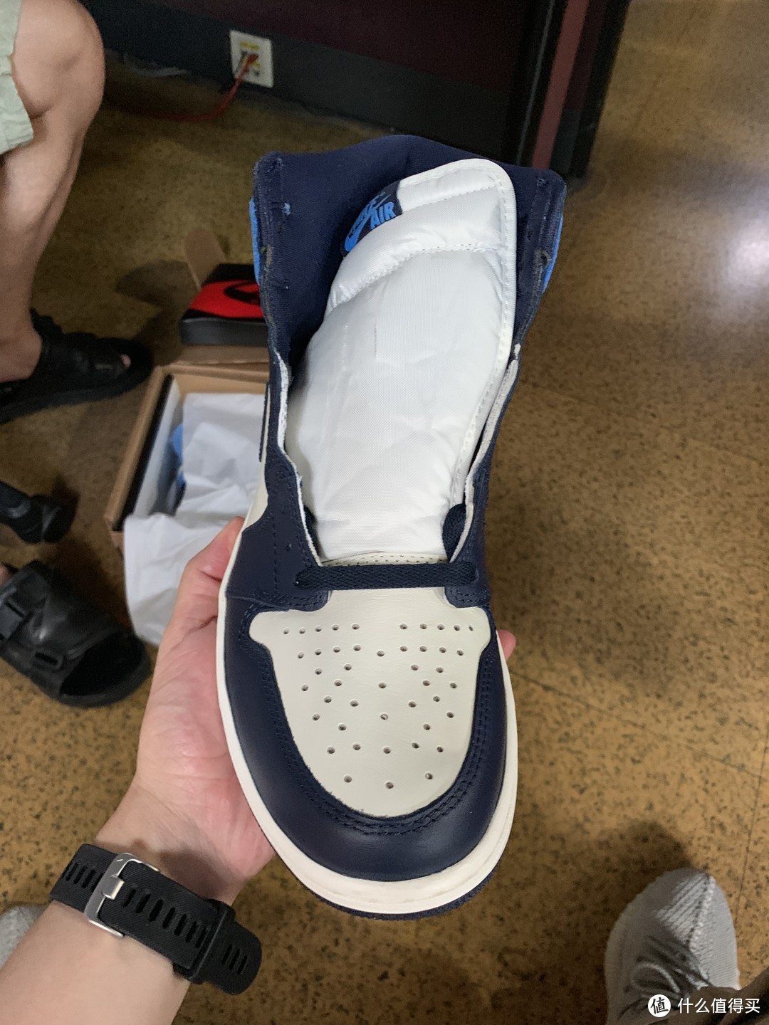 黑曜石 Air Jordan 1 “Obsidian”