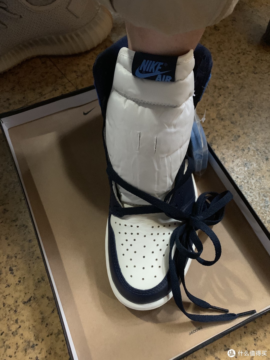 黑曜石 Air Jordan 1 “Obsidian”