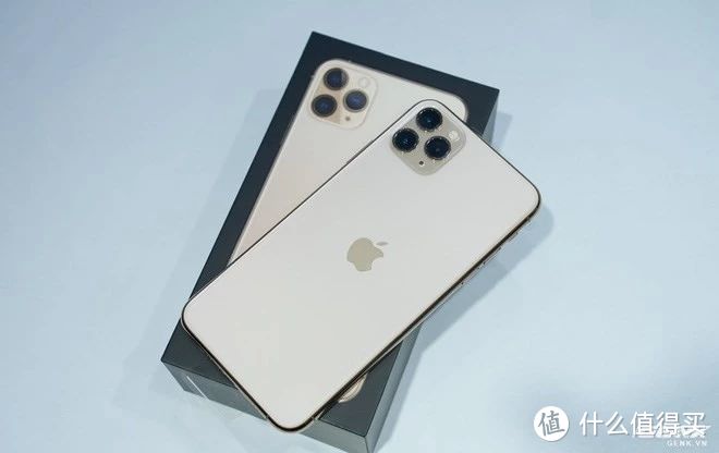 iPhone 11 Pro Max真机上手：比想象中的还要“丑”……