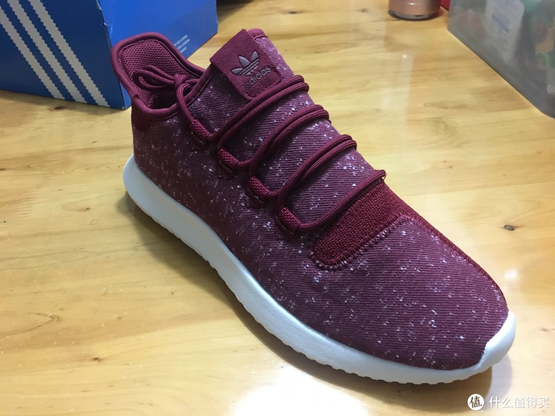 怕是没几个人敢穿她上街  枣红色adidas tubular shadow