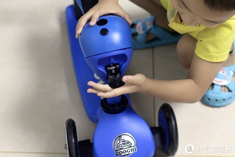 Qi乐无穷——COOGHI酷骑V2二合一儿童滑板车