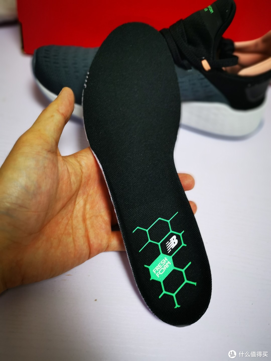 是噱头还是确有实效？镭射切割的New Balance Fresh Foam Lazr v2 Hypoknit 跑鞋开箱
