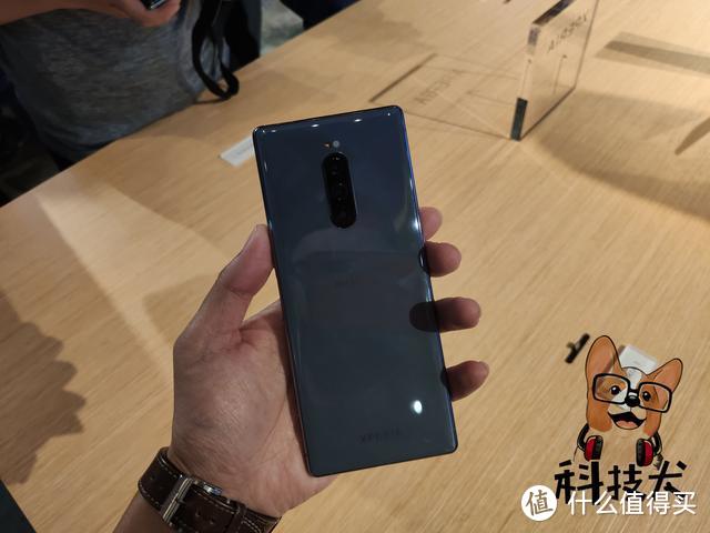 索尼Xperia 5简评：搭载三镜头相机系统 融合微单眼部对焦技术