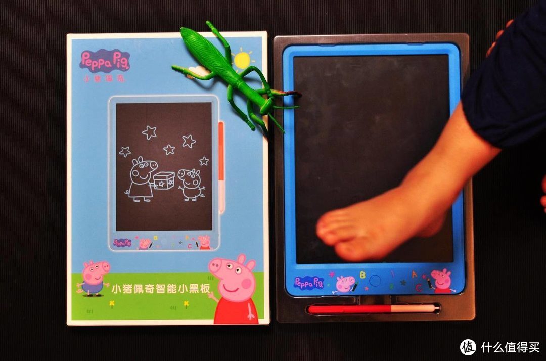 给娃一个可以画画的黑板，机器岛小猪佩奇智能黑板体验