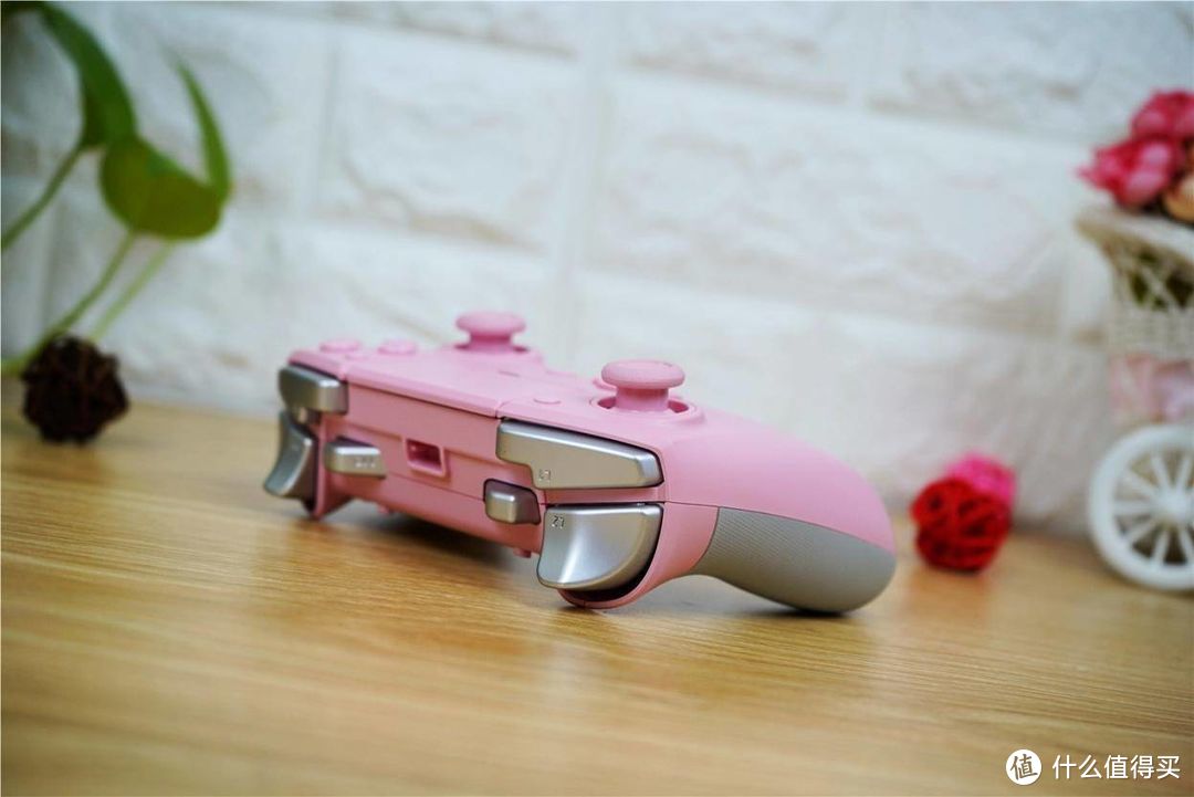 粉色的它，代表我对你的心----雷蛇 Razer Raiju 飓兽竞技粉晶版PS4手柄分享