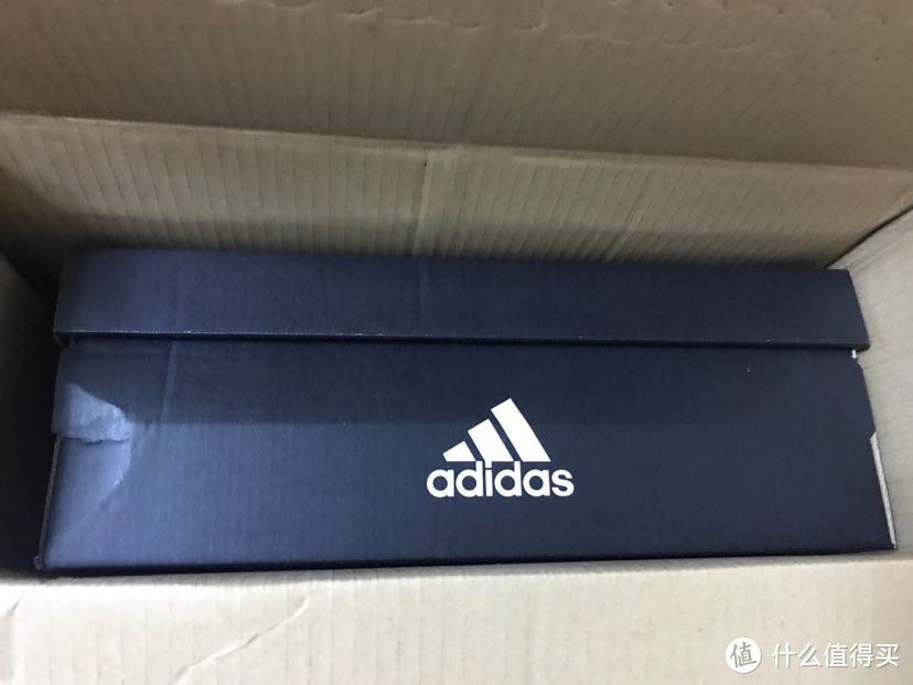 给自己买的鞋子（一）：adidas跑鞋