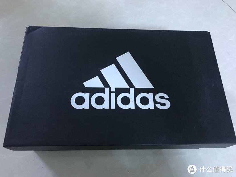 给自己买的鞋子（一）：adidas跑鞋