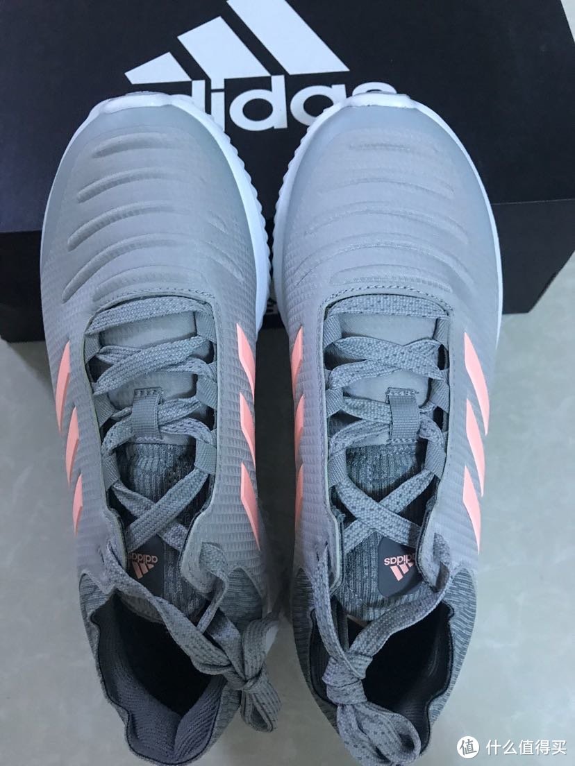 给自己买的鞋子（一）：adidas跑鞋