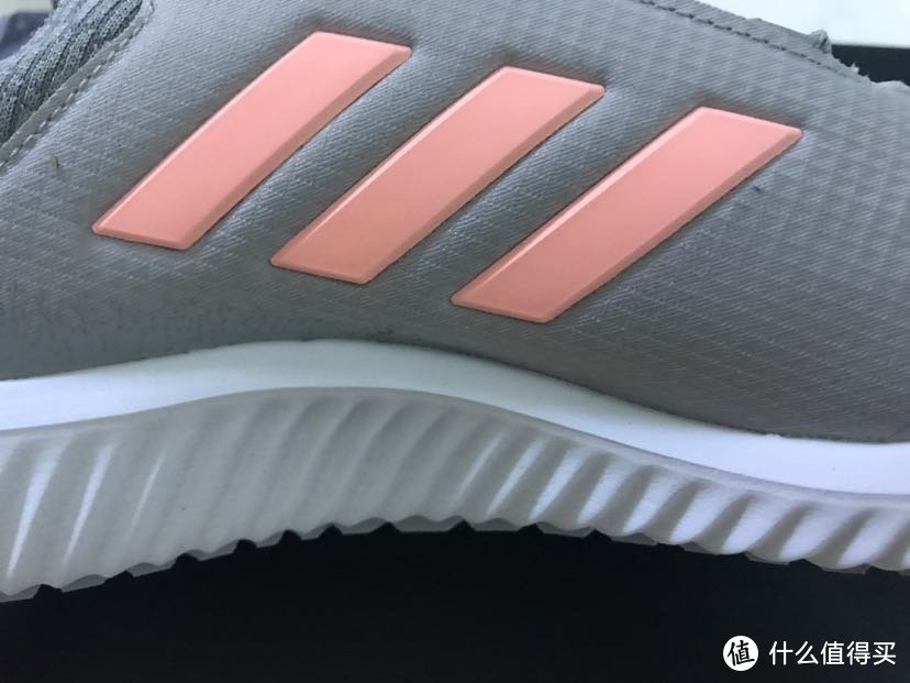 给自己买的鞋子（一）：adidas跑鞋