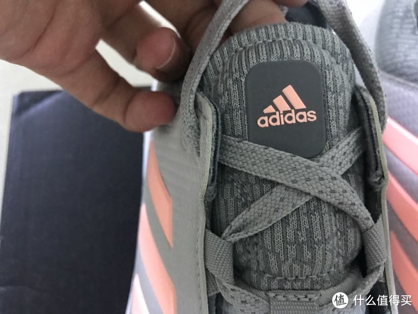 给自己买的鞋子（一）：adidas跑鞋