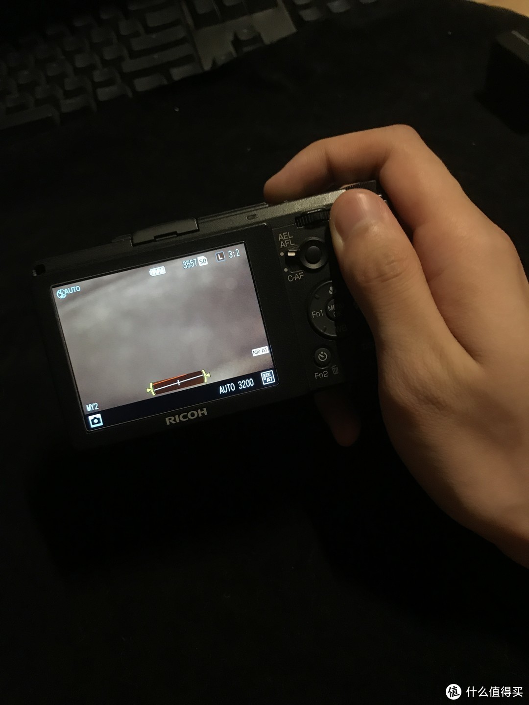 一台可以装进口袋的相机——理光GR2